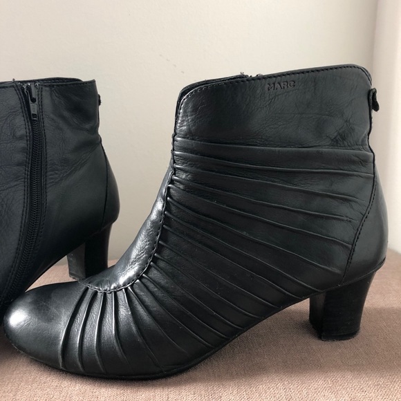 Vintage black leather booties - Picture 2 of 8